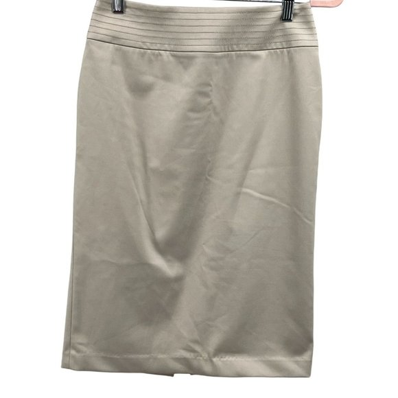 St. John Collection S 4 Skirt Light Tan Soft Fabric Beautiful Fabric/Stitch - Picture 3 of 6